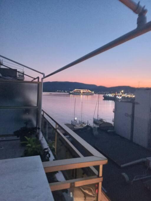 Cozy Seaside Penthouse With Sea & Mountain View. Apartment Volos Bagian luar foto